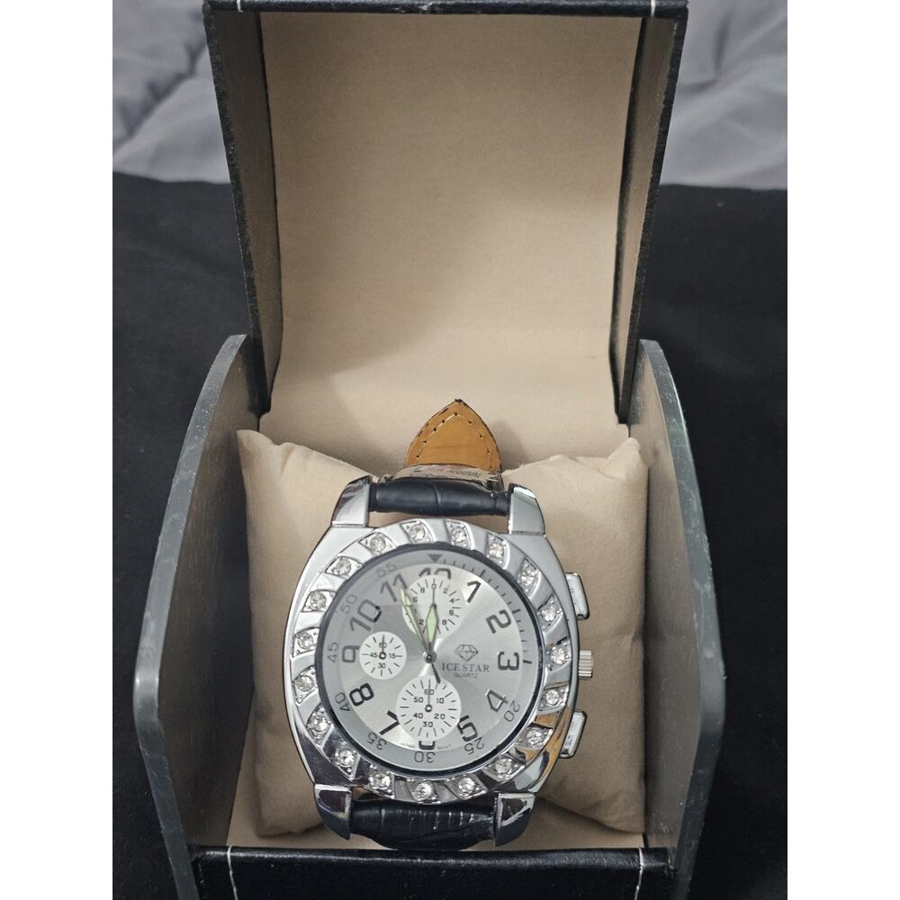 52.1mm Mens Quartz Analog watch Silver Dial Gem Bezel Black Leatherette band